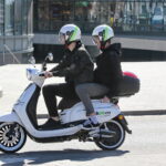 Skutery elektryczne / Marzena Mąkosa / Radio Kielce