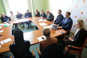 Posiedzenie Komisji Edukacji i Kultury / Marzena Mąkosa / Radio Kielce