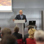 Targi Kielce. Konferencja „Inwestuj w Kielcach”. Na zdjęciu dr Filip Skawiński - analityk z Przedstawicielstwa Komisji Europejskiej w Polsce / Marzena Mąkosa / Radio Kielce