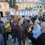 Strajk nauczycieli - pikieta przed Urzędem Miasta / Marzena Mąkosa / Radio Kielce