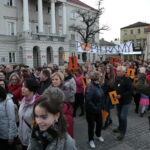 Strajk nauczycieli - pikieta przed Urzędem Miasta / Marzena Mąkosa / Radio Kielce