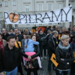 Strajk nauczycieli - pikieta przed Urzędem Miasta / Marzena Mąkosa / Radio Kielce