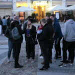 Strajk nauczycieli - pikieta przed Urzędem Miasta / Marzena Mąkosa / Radio Kielce