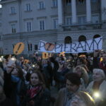 Strajk nauczycieli - pikieta przed Urzędem Miasta / Marzena Mąkosa / Radio Kielce