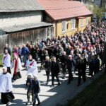 Nowa Słupia. Droga Krzyżowa na Święty Krzyż / Marzena Mąkosa / Radio Kielce