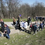 Nowa Słupia. Droga Krzyżowa na Święty Krzyż / Marzena Mąkosa / Radio Kielce