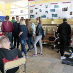 Manifestacja uczniów przed Zespołem Szkół Przemysłu Spożywczego / Marzena Mąkosa / Radio Kielce