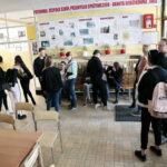 Manifestacja uczniów przed Zespołem Szkół Przemysłu Spożywczego / Marzena Mąkosa / Radio Kielce