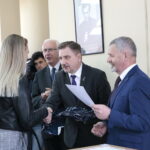 Rozstrzygnięcie konkursu wiedzy o Solidarności z udziałem przewodniczącego NSZZ Solidarność Piotra Dudy. Nagrody wręczają (od lewej): Waldemar Bartosz - przewodniczący świętokrzyskiej "Solidarności", Piotr Duda - przewodniczący NSZZ „Solidarność” i Kazimierz Mądzik - świętokrzyski kurator oświaty / Marzena Mąkosa / Radio Kielce