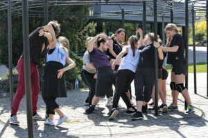 Warsztaty tańca jazzowego, które odbywają się w ramach Festiwalu Tańca / Marzena Mąkosa / Radio Kielce