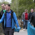 Sprzątanie Bobrzy / Marzena Mąkosa / Radio Kielce