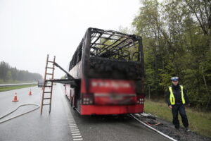 Pożar autobusu na ekspresowej obwodnicy Kielc / Marzena Mąkosa / Radio Kielce