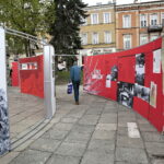 Wystawa planszowa IPN "Powstała by żyć" na placu Wolności / Marzena Mąkosa / Radio Kielce