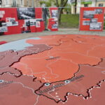 Wystawa planszowa IPN "Powstała by żyć" na placu Wolności / Marzena Mąkosa / Radio Kielce