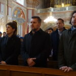 Od lewej: dyrektor LO im. Bartosza Głowackiego Małgorzata Szczepańska, zastępca burmistrza Opatowa Marcin Słapek, pracownik UMiG w Opatowie Jarosław Czub / Emilia Sitarska / Radio Kielce