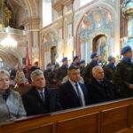 Od lewej: wiceprzewodniczący Rady Powiatu Bożena Kornacka, Adam Roszczypała, przewodniczący rady Wacław Rodek, członek Zarządu Powiatu Andrzej Gajek / Emilia Sitarska / Radio Kielce