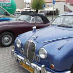 Opatów. Rajd Ziemi Sandomierskiej. Jaguary na Rynku / Emilia Sitarska / Radio Kielce