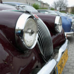 Opatów. Rajd Ziemi Sandomierskiej. Jaguary na Rynku / Emilia Sitarska / Radio Kielce