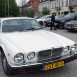 Opatów. Rajd Ziemi Sandomierskiej. Jaguary na Rynku / Emilia Sitarska / Radio Kielce