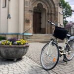 Rowerowa majówka z Radiem Kielce - Żółty szlak rowerowy dookoła Sandomierza "Sandomierskie krajobrazy". Na zdjęciu: kościół w Trześni / Radio Kielce