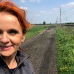 Rowerowa majówka z Radiem Kielce - Żółty szlak rowerowy dookoła Sandomierza "Sandomierskie krajobrazy". Na zdjęciu: Grażyna Szlęzak - Wójcik w drodze do Trześni / Radio Kielce