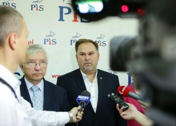 15.09.2016. Konferencja Prawa i Sprawiedliwości. Od lewej: Krzysztof Lipiec i Marek Kwitek / Wojciech Habdas / Radio Kielce