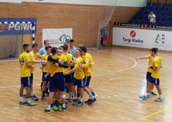 Ćwierćfinał mistrzostw Polski juniorów młodszych w piłce ręcznej / Maciej Makuła / Radio Kielce