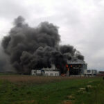 Dębska Wola. Pożar w zakładach „Termetal” / Marta Gajda / Radio Kielce