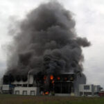 Dębska Wola. Pożar w zakładach „Termetal” / Marta Gajda / Radio Kielce