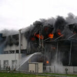 Dębska Wola. Pożar w zakładach „Termetal” / Marta Gajda / Radio Kielce