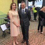 XXXII Wojewódzkie Święto Kwitnącej Jabłoni. Na zdjęciu: gospodarze uroczystości Martyna Marzec i Maciej Siudak / Grażyna-Szlęzak-Wójcik / Radio Kielce