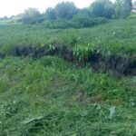 Osunięty wał przeciwpowodziowy / KP PSP Busko-Zdrój