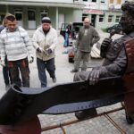 Ławeczka Andrzeja Koziei / Jarosław Kubalski / Radio Kielce