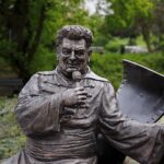 Ławeczka Andrzeja Koziei / Jarosław Kubalski / Radio Kielce