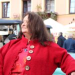 Sandomierz. Festiwal Filmów - Spotkań Niezwykłych. Odsłonięcie ławeczek Anny Dymnej i Janusza Kondratiuka. Na zdjęciu: Anna Dymna / Stanisław Blinstrub / Radio Kielce