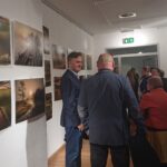 „To tu. Moje Świętokrzyskie”. Wystawa prac Tomasza Batora i Pawła Jagiełło w OMPiO / Dorota Klusek / Radio Kielce