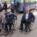 Radni jeżdżąc na wózkach inwalidzkich sprawdzili czy centrum Kielc jest przystosowane do potrzeb osób niepełnosprawnych / Wiktor Dziarmaga / Radio Kielce