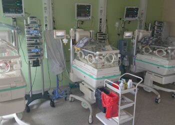 W Świętokrzyskim Centrum Matki i Noworodka w Kielcach przyszły na świat trojaczki / Iwona Murawska / Radio Kielce