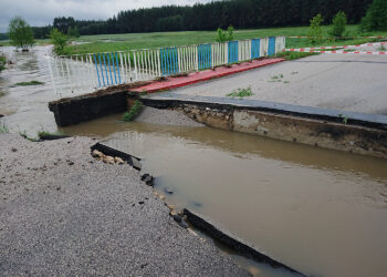 Bydłowa, gmina Oleśnica. Uszkodzony most na drodze powiatowej / Mateusz Kaczmarczyk / Radio Kielce