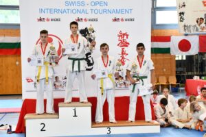 Turniej Swiss Open Juniors w szwajcarskiej miejscowości Stans / Klub Karate Morawica i Piekoszów