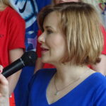 Otwarcie boiska wielofunkcyjnego przy Szkole Podstawowej. Wiceminister sportu i turystyki Anna Krupka / Anna Głąb / Radio Kielce