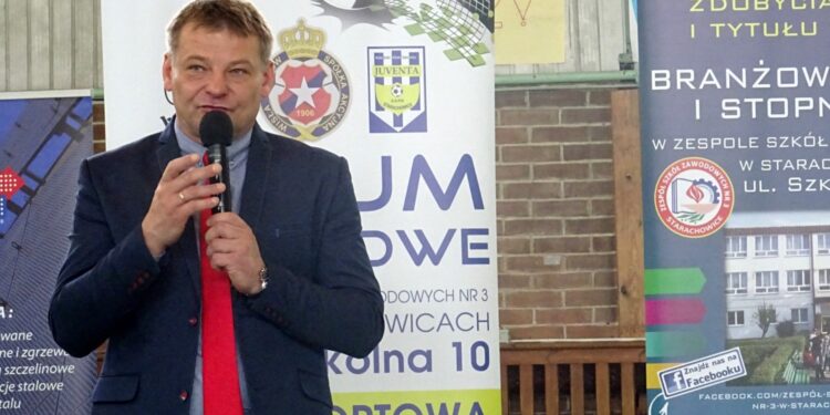 Starachowice. Forum Współpracy i Dni Kariery. Na zdjęciu: Mariusz Majewski - dyrektor ZSZ nr 3 w Starachowicach / Anna Głąb / Radio Kielce