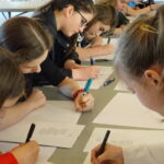 Powiatowy Konkurs Kaligraficznego Pisania Piórem / Ewa Pociejowska-Gawęda / Radio Kielce