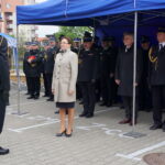 Uroczysta zmiana służby na placu przed jednostką ratowniczo-gaśniczą nr 3. Wojewoda świętokrzyski Agata Wojtyszek / Monika Miller / Radio Kielce