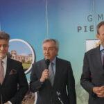 Otwarcie sali komputerowej w Szkole Podstawowej im. Jana Kochanowskiego w Piekoszowie / Mateusz Kaczmarczyk / Radio Kielce