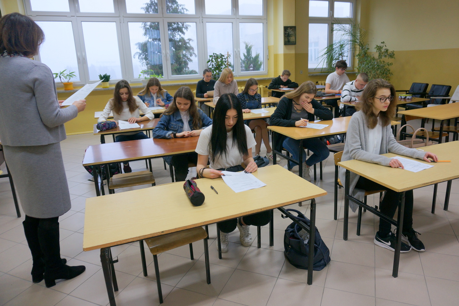 Szkoła Podstawowa nr 33 w Kielcach. Próbny egzamin ósmoklasistów / Dorota Klusek / Radio Kielce