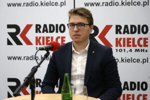 Studio Polityczne Radia Kielce. Na zdjęciu: Piotr Kopacz, Nowoczesna / Robert Felczak / Radio Kielce