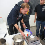 Kielce. Warsztaty dotyczące alternatywnych form żywienia w Instytucie Dizajnu / Wiktor Dziarmaga / Radio Kielce