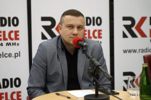 Studio Polityczne Radia Kielce. Na zdjęciu: Karol Kliś, Polskie Stronnictwo Ludowe / Robert Felczak / Radio Kielce