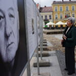 Wycieczka śladami Gustawa Herlinga-Grudzińskiego / Dorota Klusek / Radio Kielce